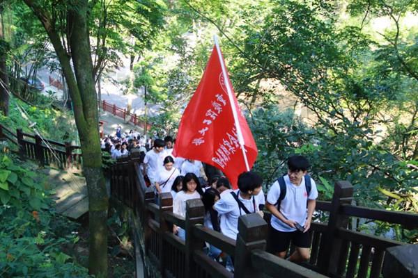 宋威龙微博认证删除欢娱 工作室发声明回应